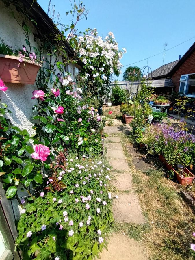 Private Suite In Oxfordshire, A40 Уитни Экстерьер фото